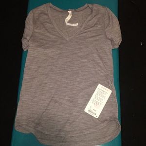 Lululemon what the sport tee size 4